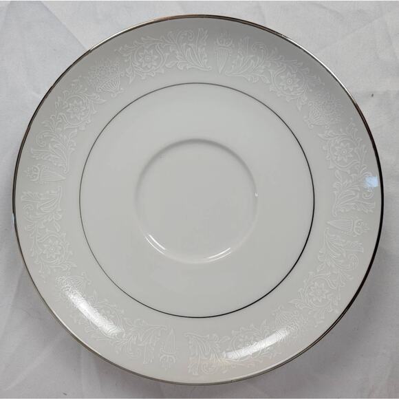 Crown Victoria Lovelace 6" China Side Plate - Picture 1 of 4